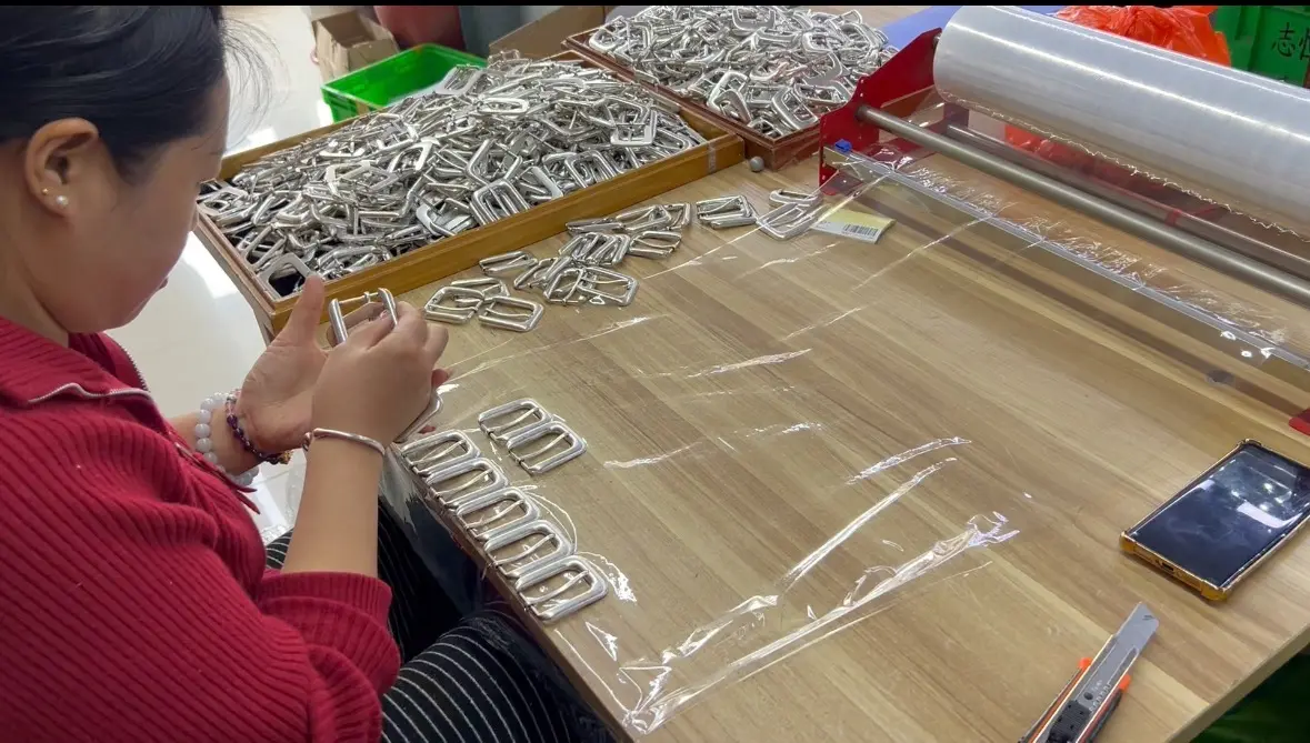 Kunyu Jewelry ຈັດສົ່ງປະຈໍາວັນ Kunyu Jewelry ຈັດສົ່ງປະຈໍາວັນ