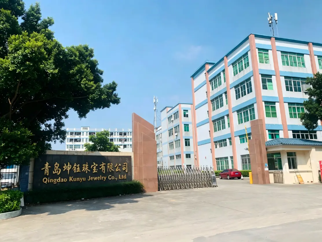 ເປັນຫຍັງເຄື່ອງປະດັບຮິບຮັອບທີ່ເຮັດດ້ວຍມືຍັງເປັນເລື່ອງສຳຄັນ: ປັດຊະຍາການຫັດຖະກຳຂອງ Kunyu Jewelry