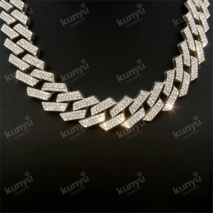 Choker ເສື້ອຜ້າສະຕຣີດສະຕຣີຊາວຄິວບາ