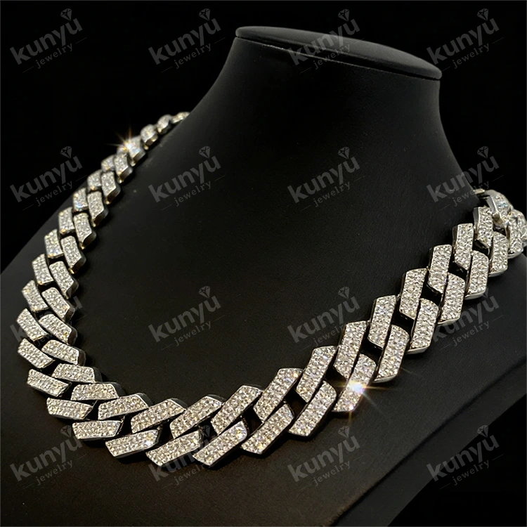 Choker ເສື້ອຜ້າສະຕຣີດສະຕຣີຊາວຄິວບາ